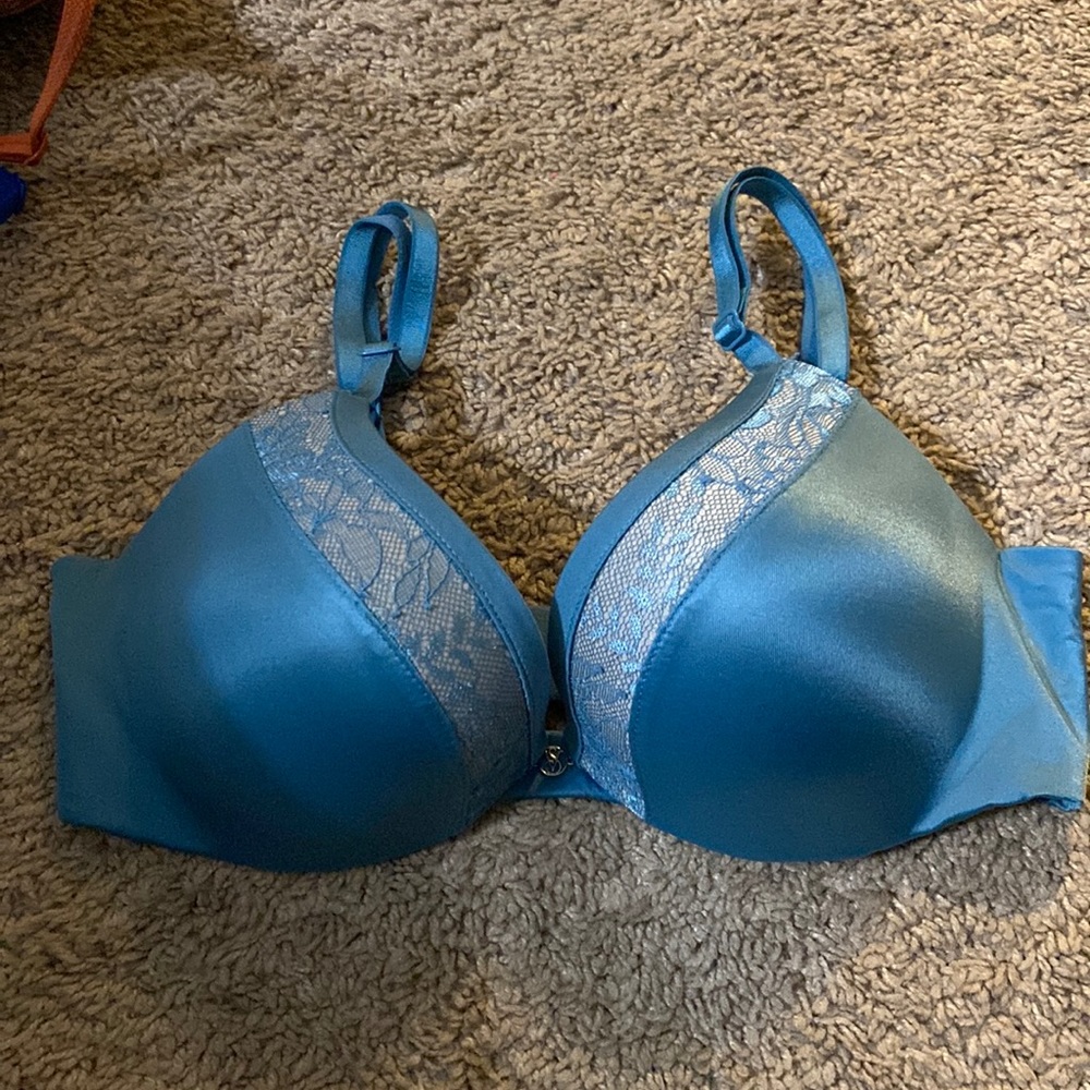 Brand new Victoria’s Secret bra with tags